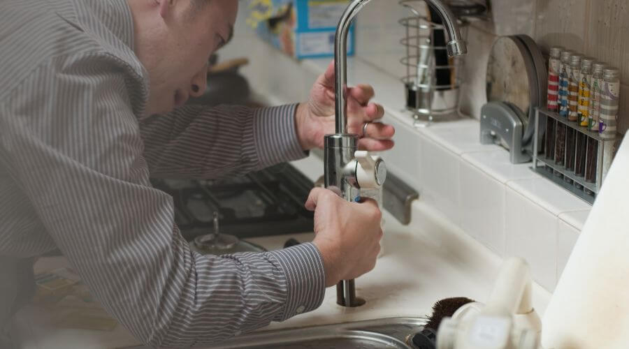 Expert burst pipe repair services in Caledonia, MO